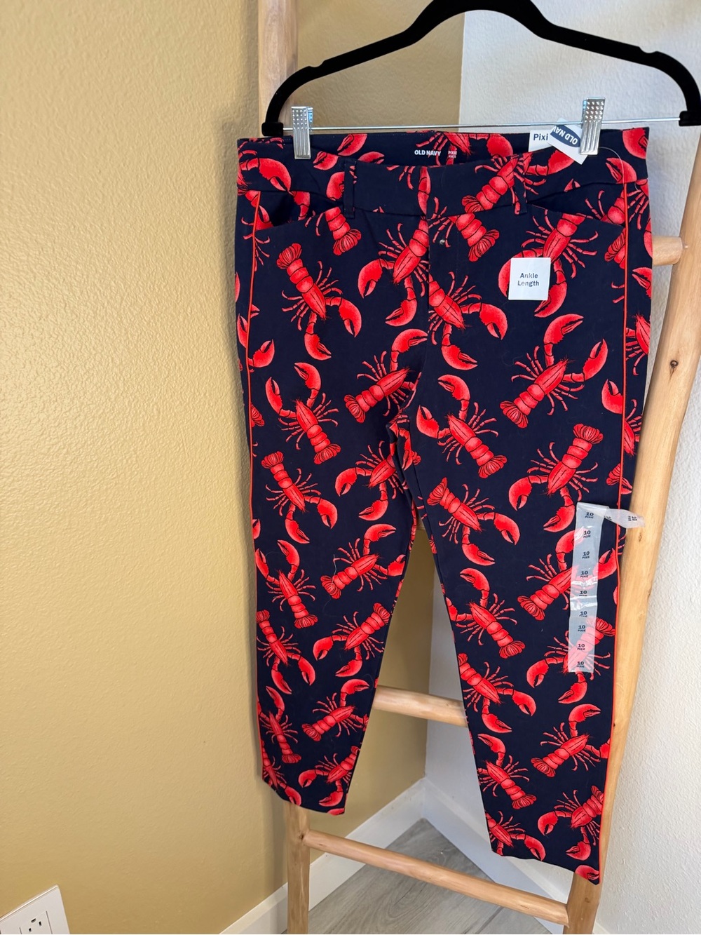 Leggings with Red Lobster Print